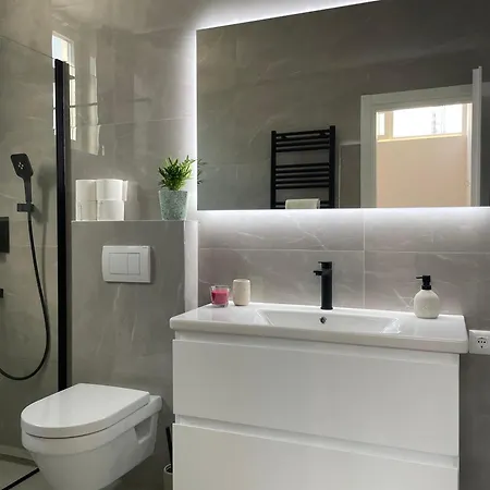 فيلة The White House *