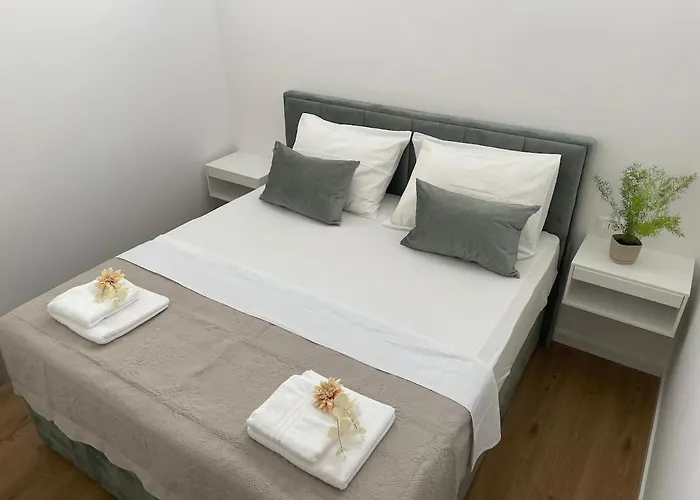 Villa The White House