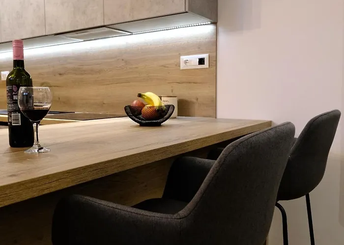 The White House Villa Split