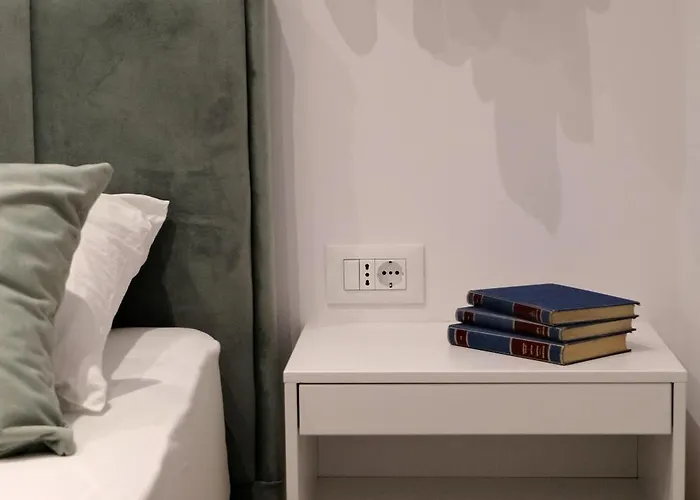 The White House Split