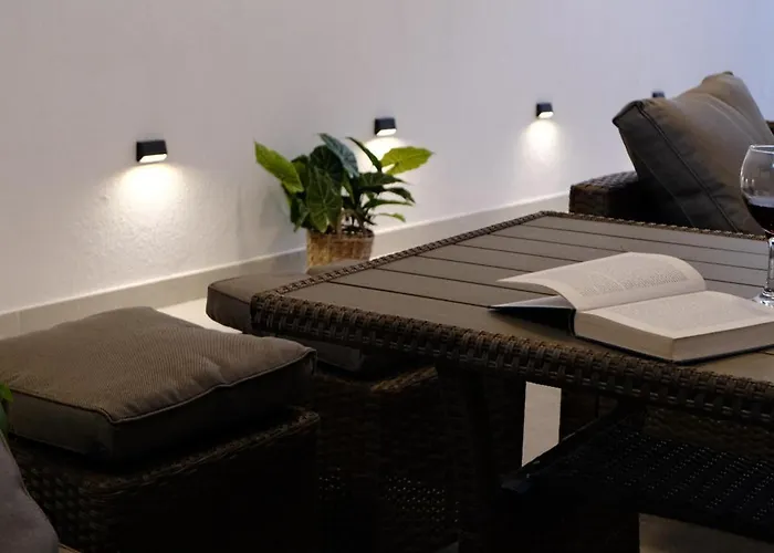 The White House Villa Split