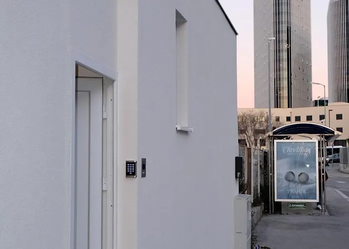 The White House Villa Split