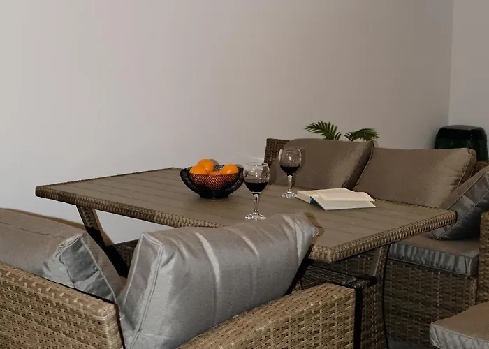 The White House * Split