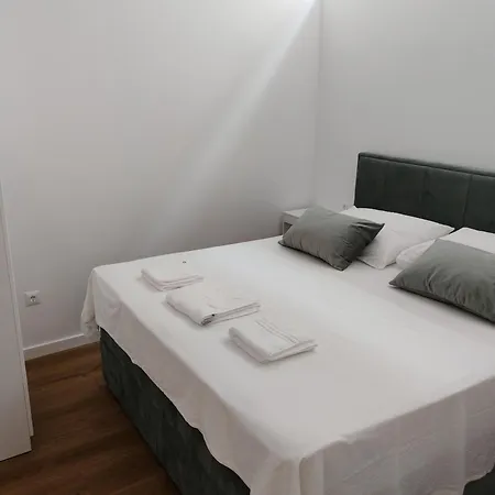 The White House * Split