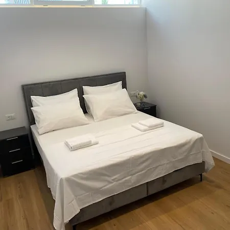 Willa The White House *