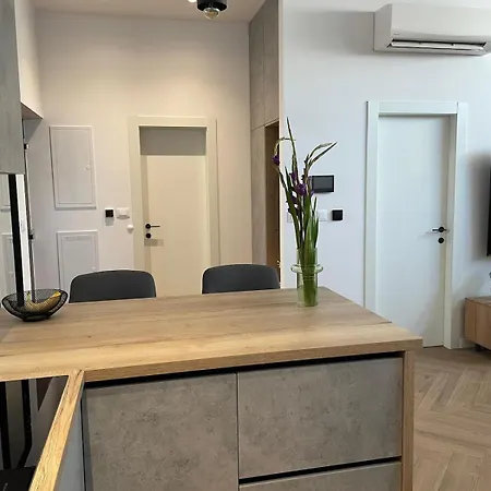 The White House Willa *