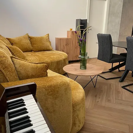 The White House Willa *