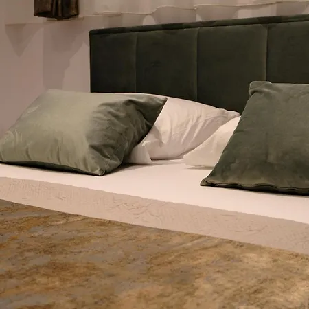 Willa The White House