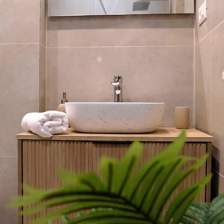 Willa The White House Split