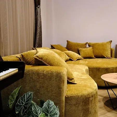 The White House Willa