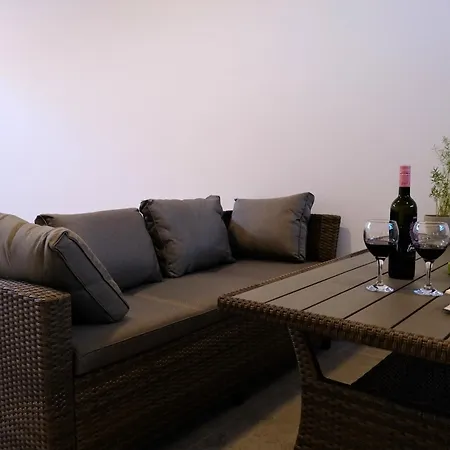 The White House Willa Split