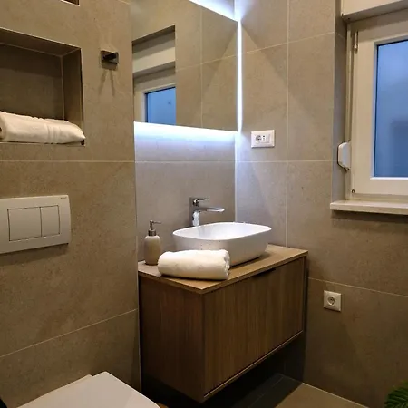 The White House Willa *