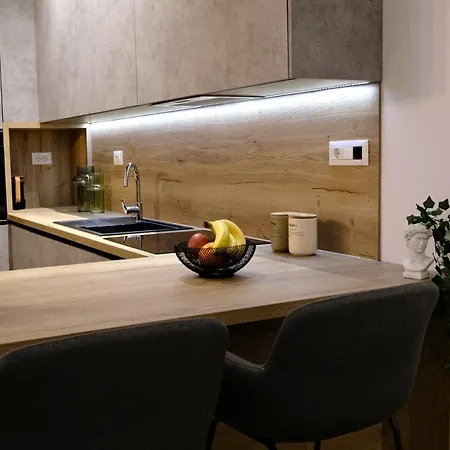 Willa The White House