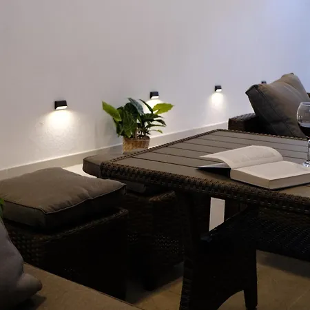 The White House Willa Split