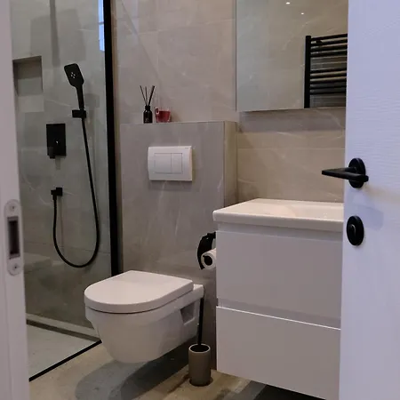 The White House Split