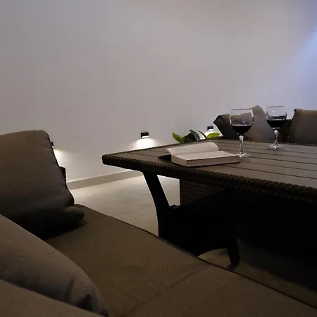 Willa The White House