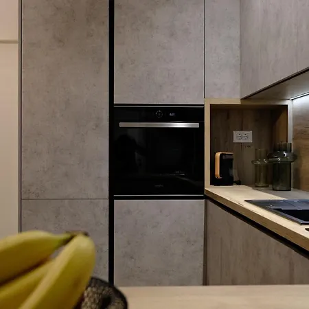 Willa The White House