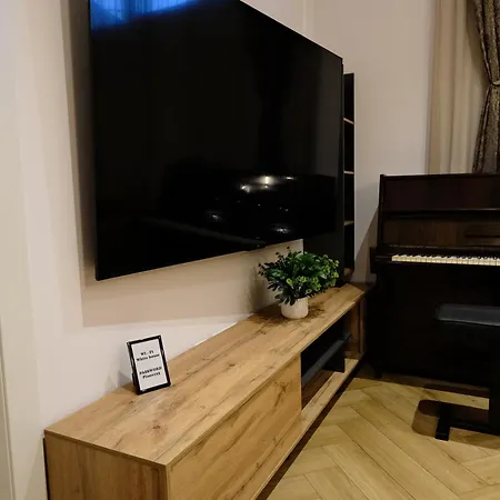 The White House Split