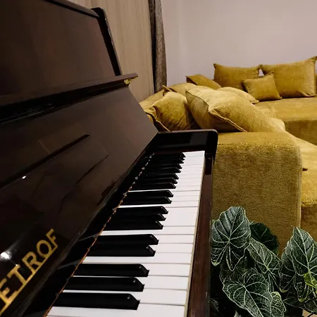 The White House Willa