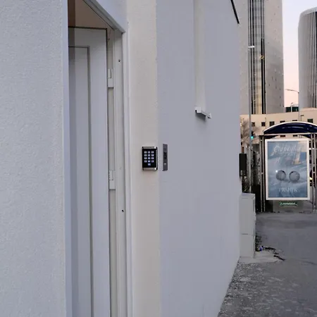 Willa The White House