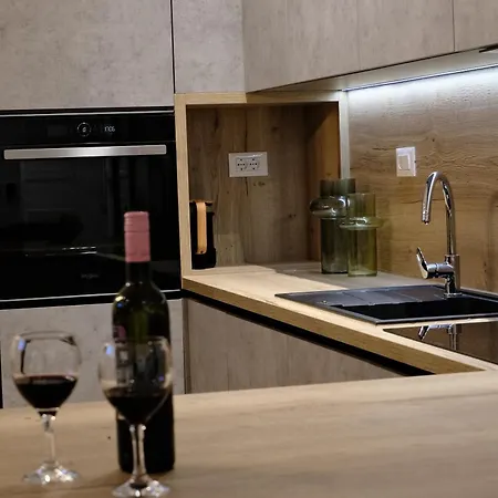 Willa The White House Split