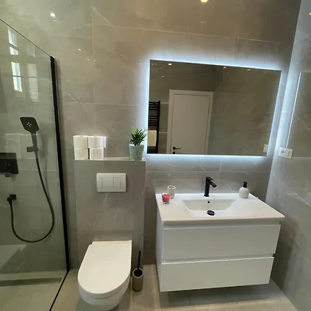 The White House Vila